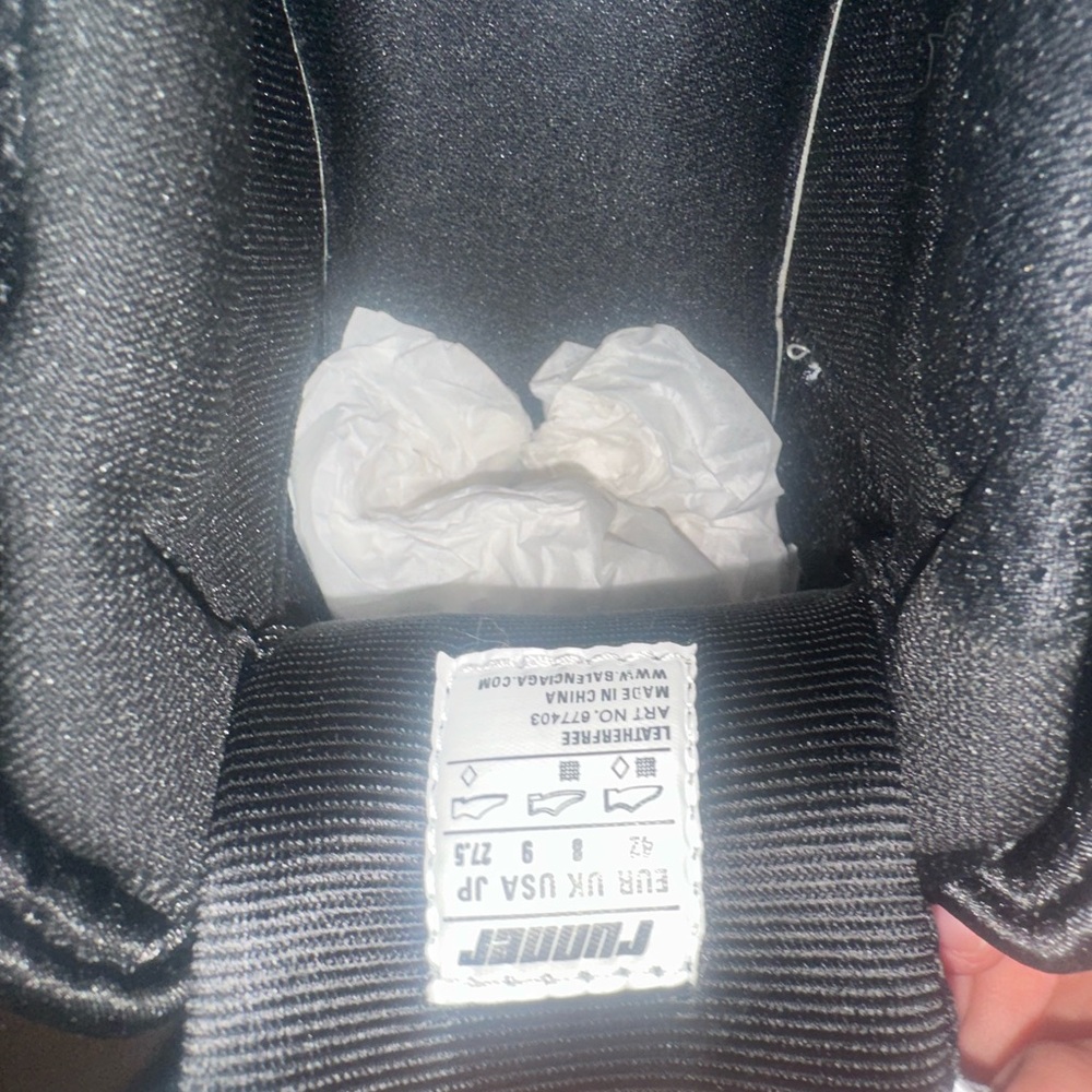 Balenciaga White and Black - Picture 8 of 13